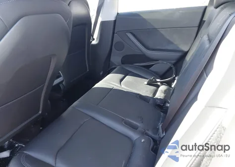 2025 Tesla Model Y Long Range Dual Motor All-Wheel Drive z USA, uszkodzony, nr VIN 7SAYGDEE4SA337897